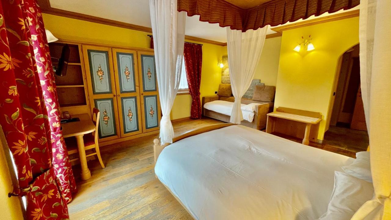Hotel Pontiglia Ливиньо Екстериор снимка