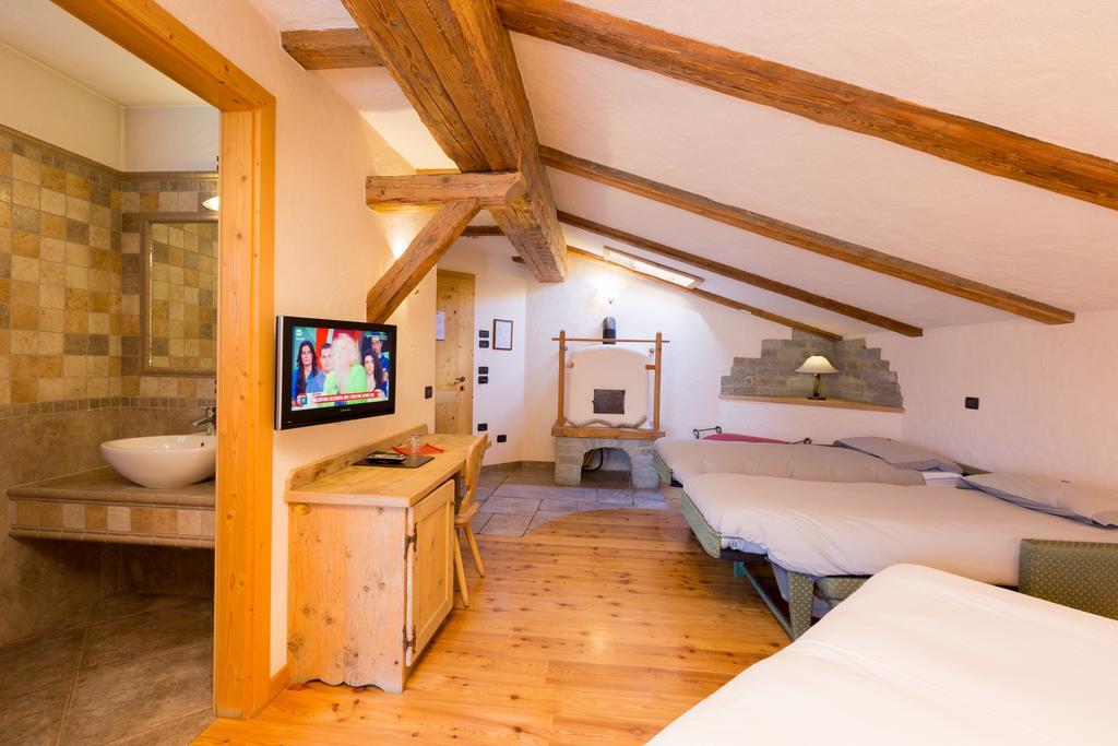 Hotel Pontiglia Ливиньо Екстериор снимка