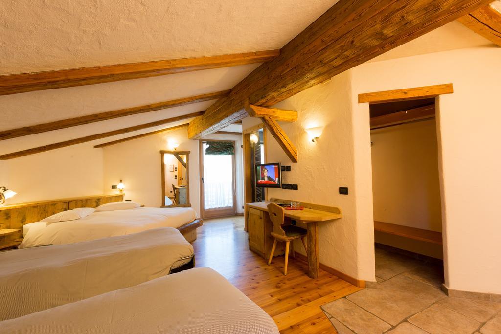 Hotel Pontiglia Ливиньо Екстериор снимка