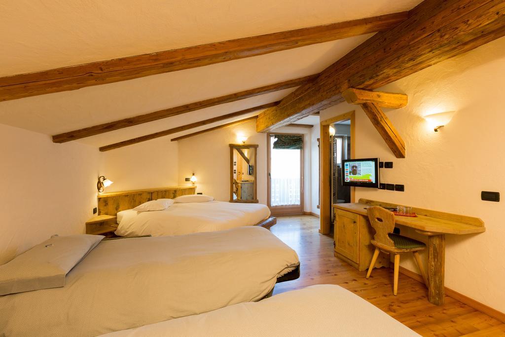 Hotel Pontiglia Ливиньо Екстериор снимка